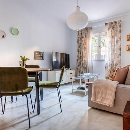 Piso Con Patio Privado Y Parking Nervion Sevilla Екстериор снимка
