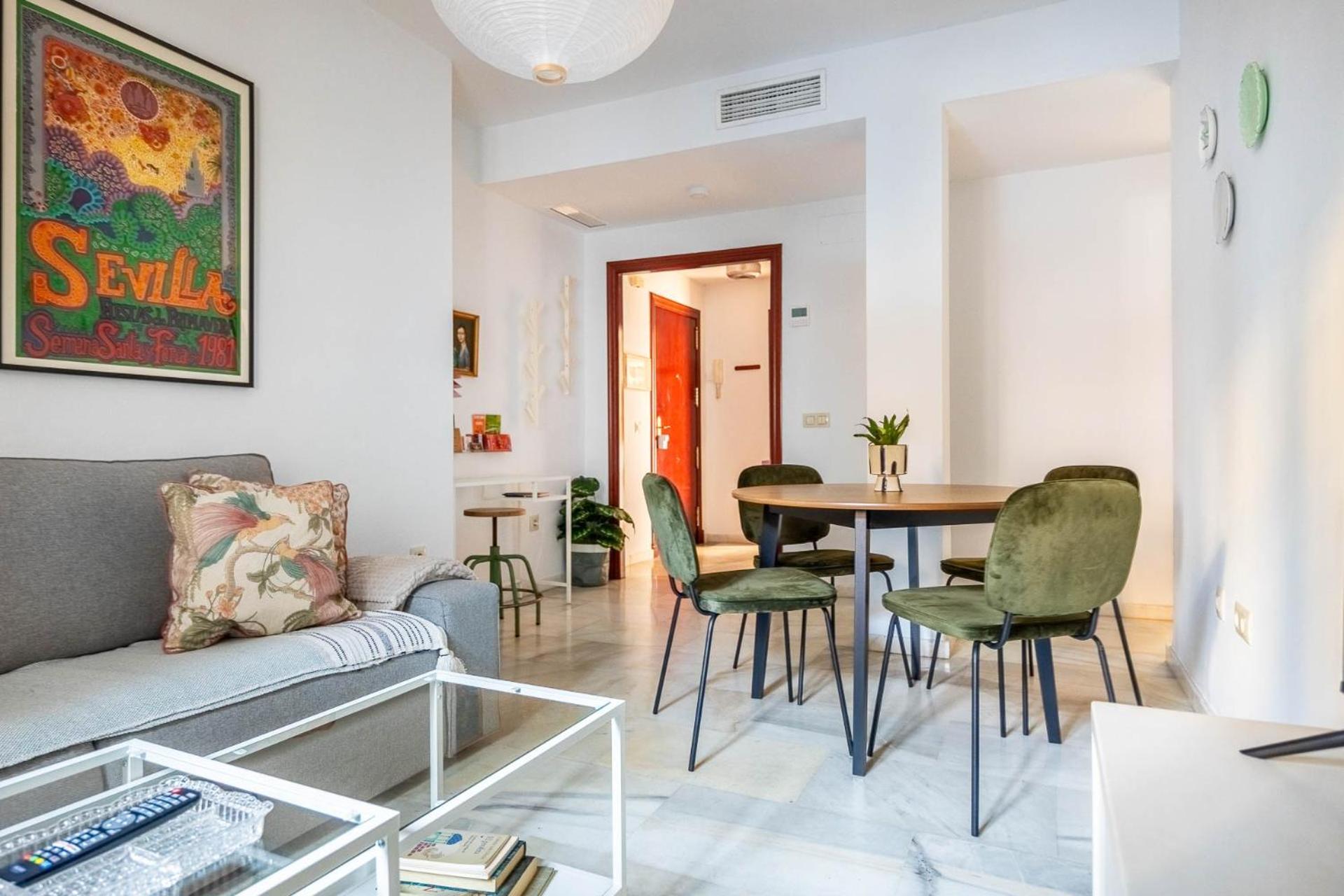 Piso Con Patio Privado Y Parking Nervion Sevilla Екстериор снимка