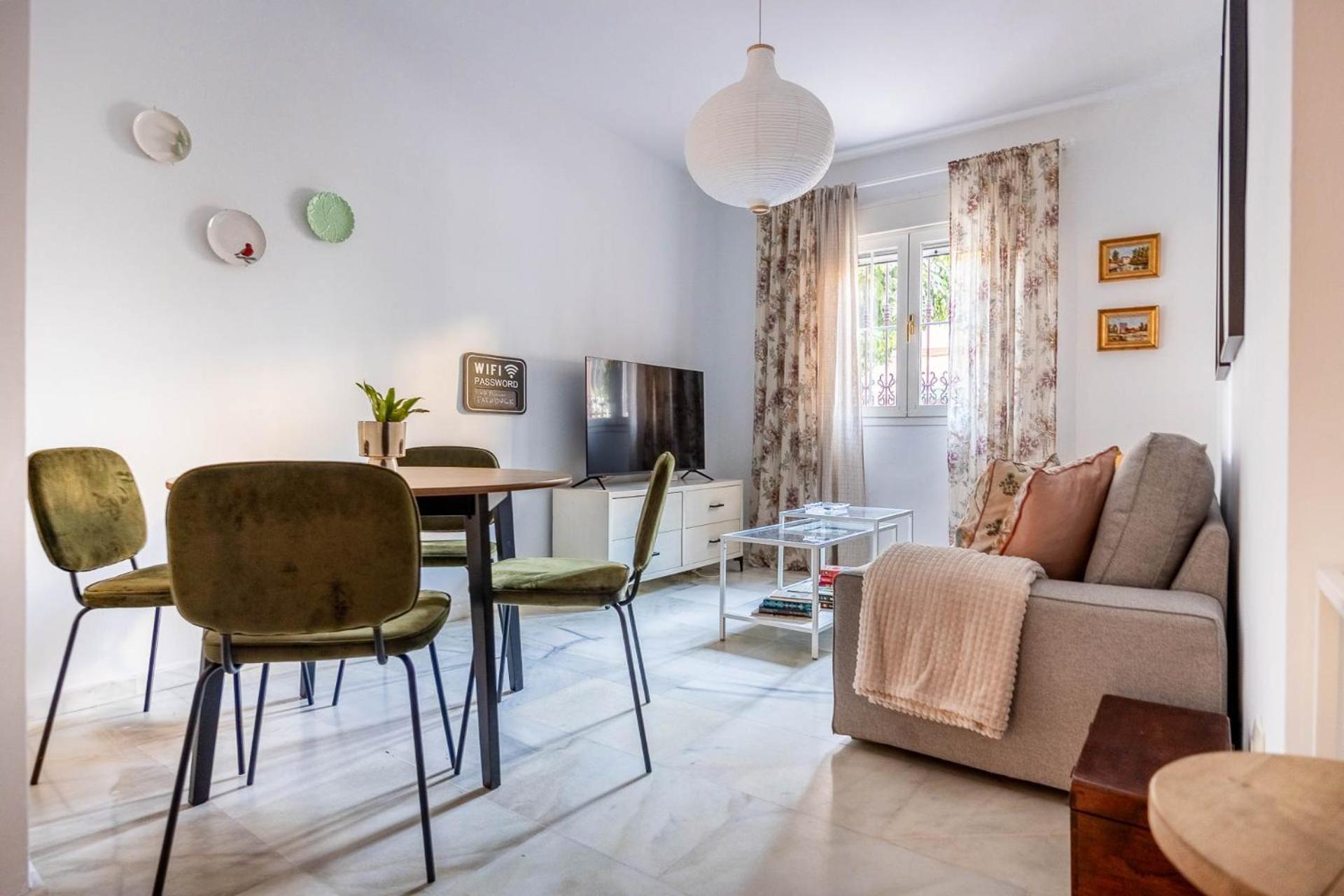 Piso Con Patio Privado Y Parking Nervion Sevilla Екстериор снимка