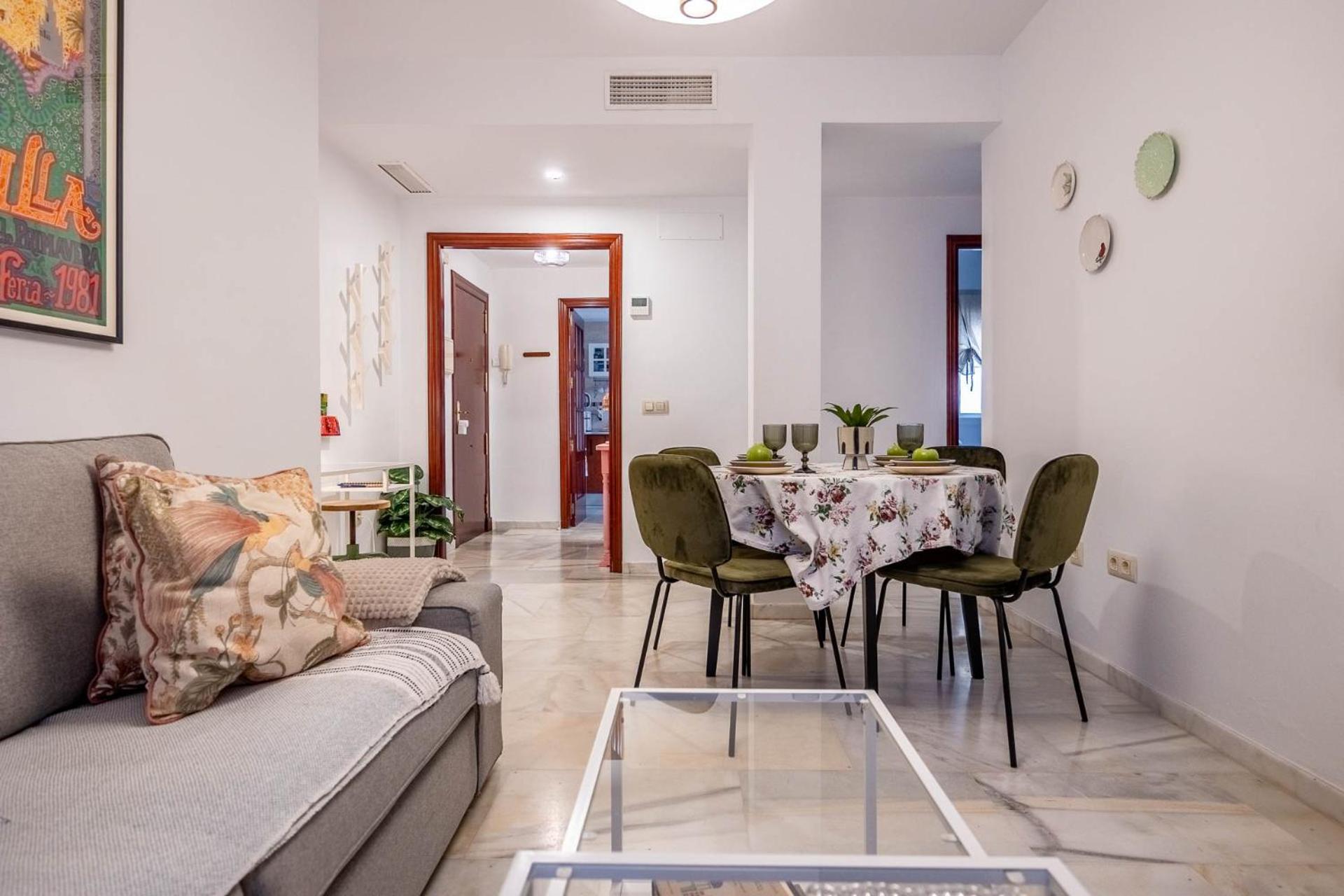 Piso Con Patio Privado Y Parking Nervion Sevilla Екстериор снимка