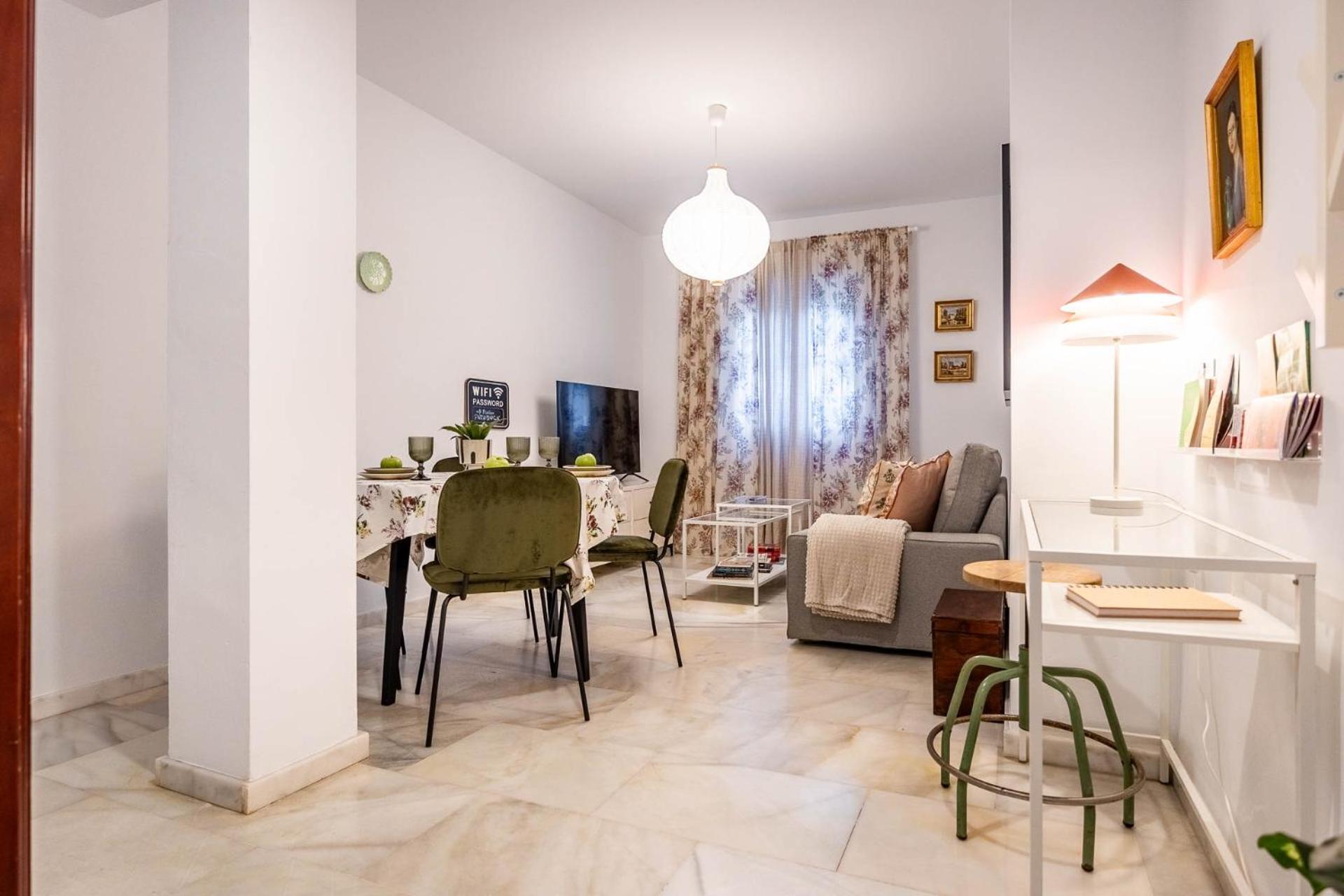 Piso Con Patio Privado Y Parking Nervion Sevilla Екстериор снимка