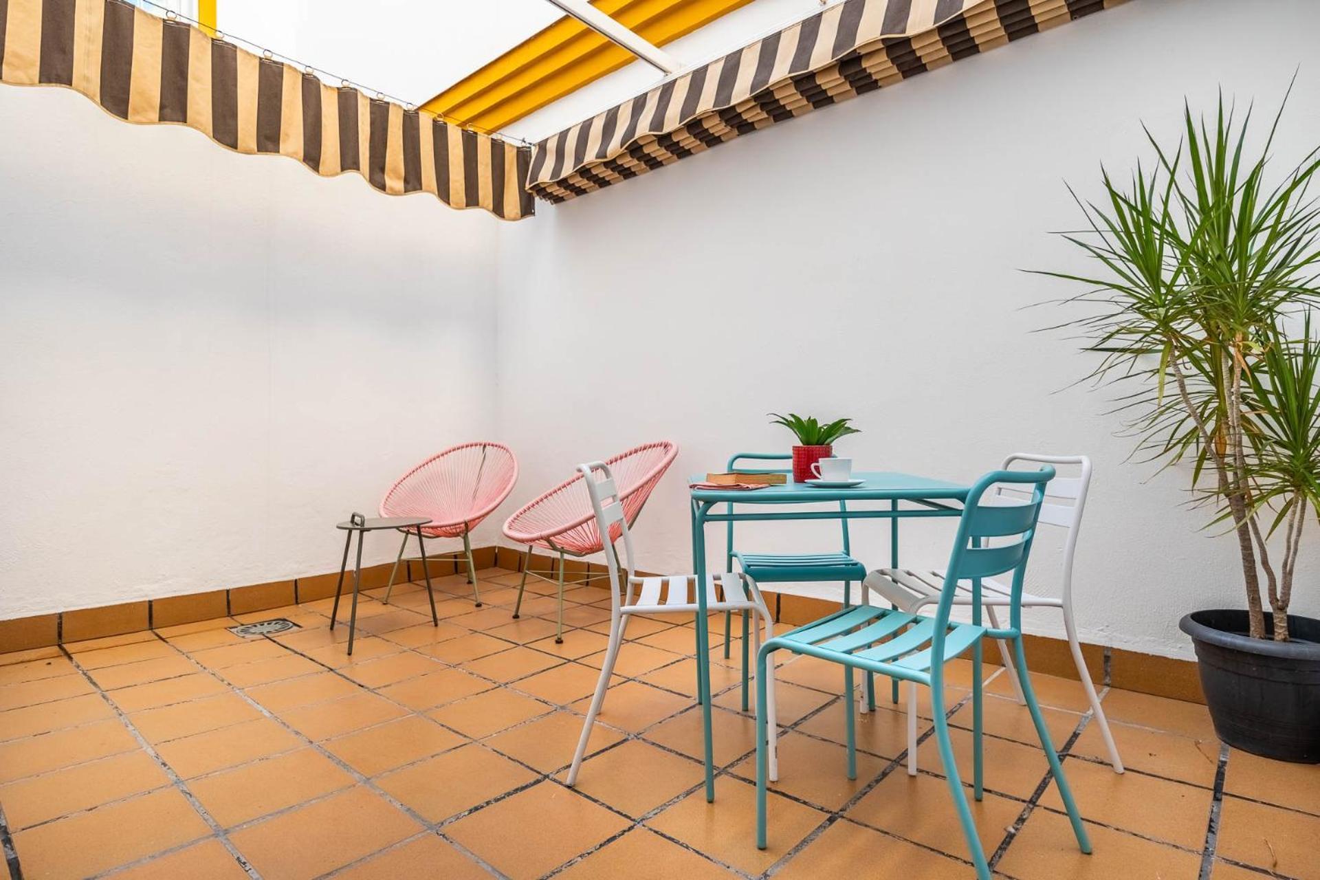 Piso Con Patio Privado Y Parking Nervion Sevilla Екстериор снимка
