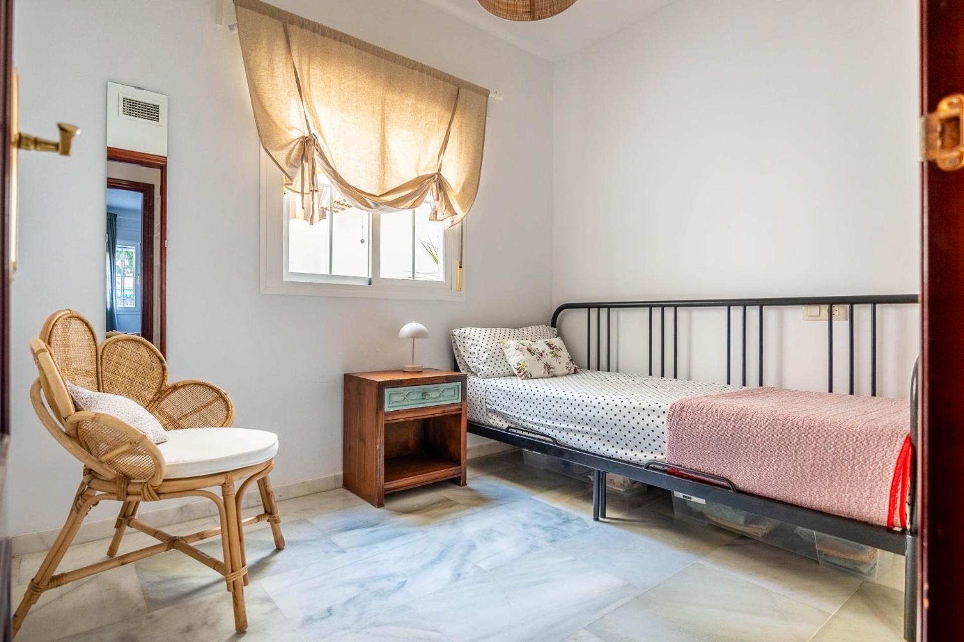 Piso Con Patio Privado Y Parking Nervion Sevilla Екстериор снимка
