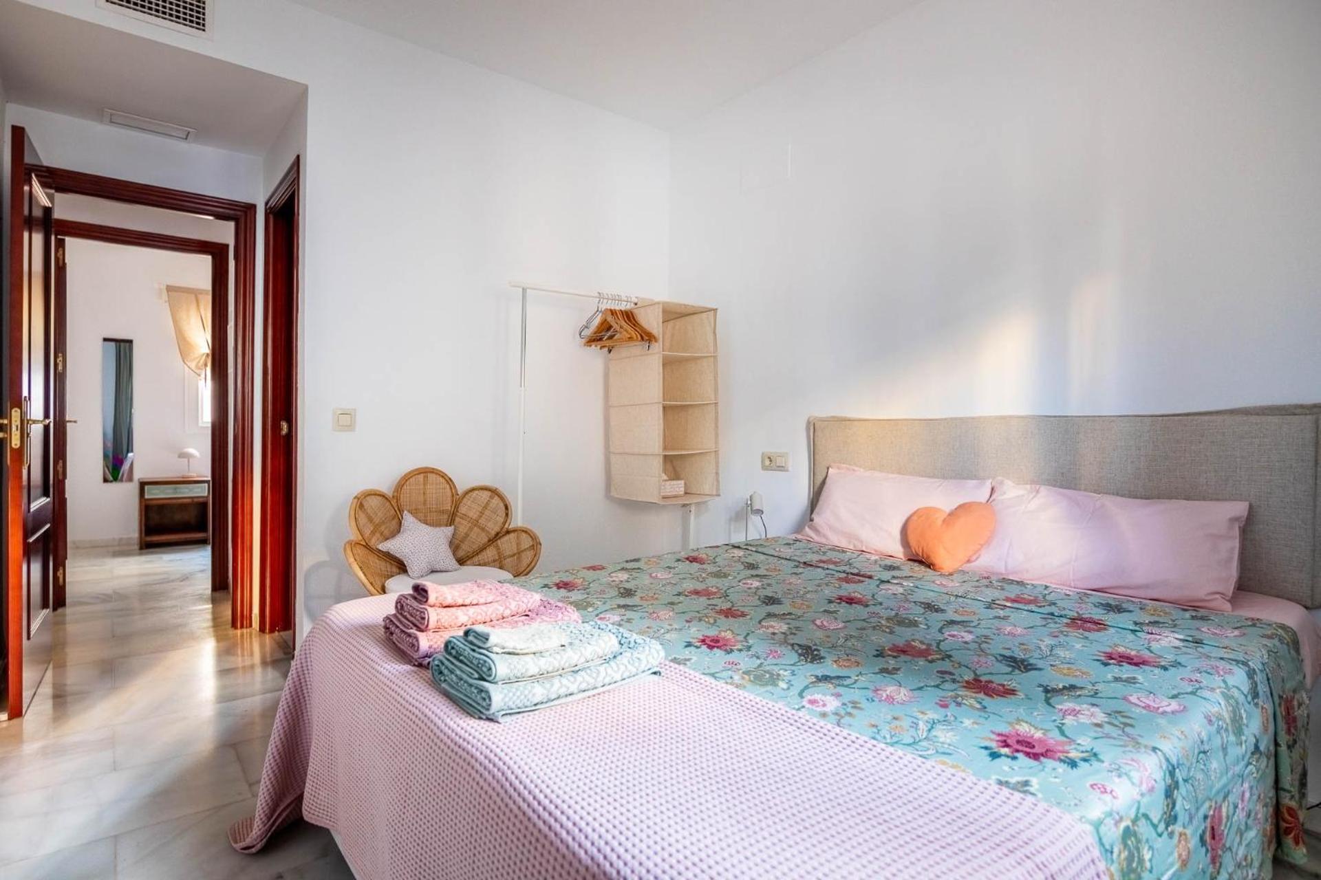 Piso Con Patio Privado Y Parking Nervion Sevilla Екстериор снимка